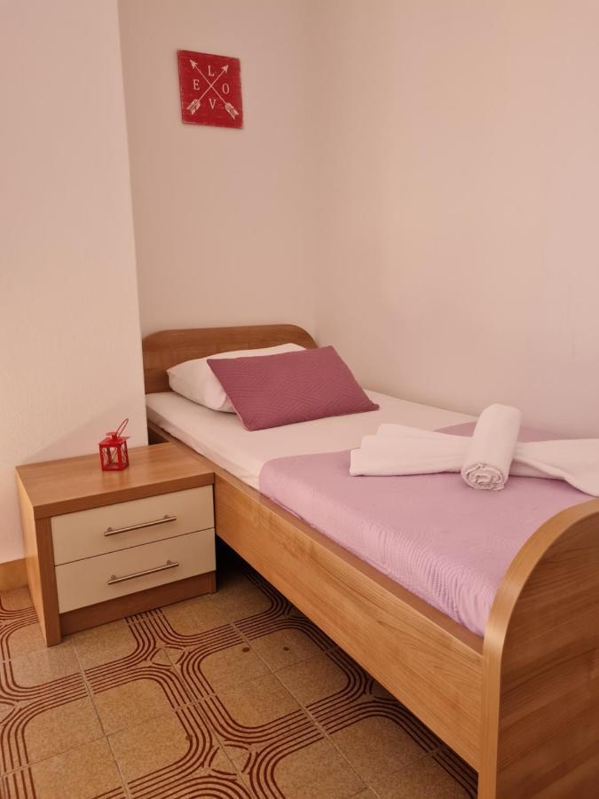 Apartments Dorotea Novalja Eksteriør bilde