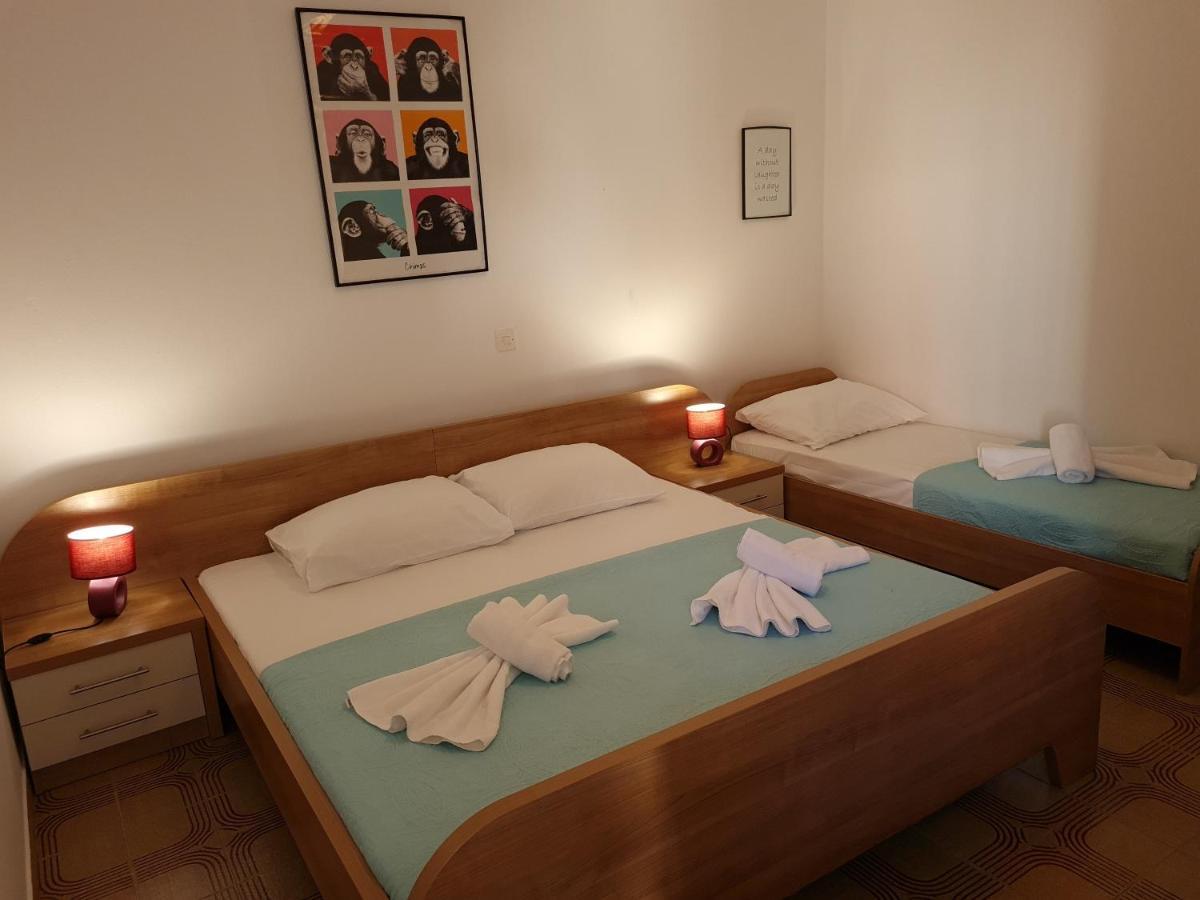Apartments Dorotea Novalja Eksteriør bilde