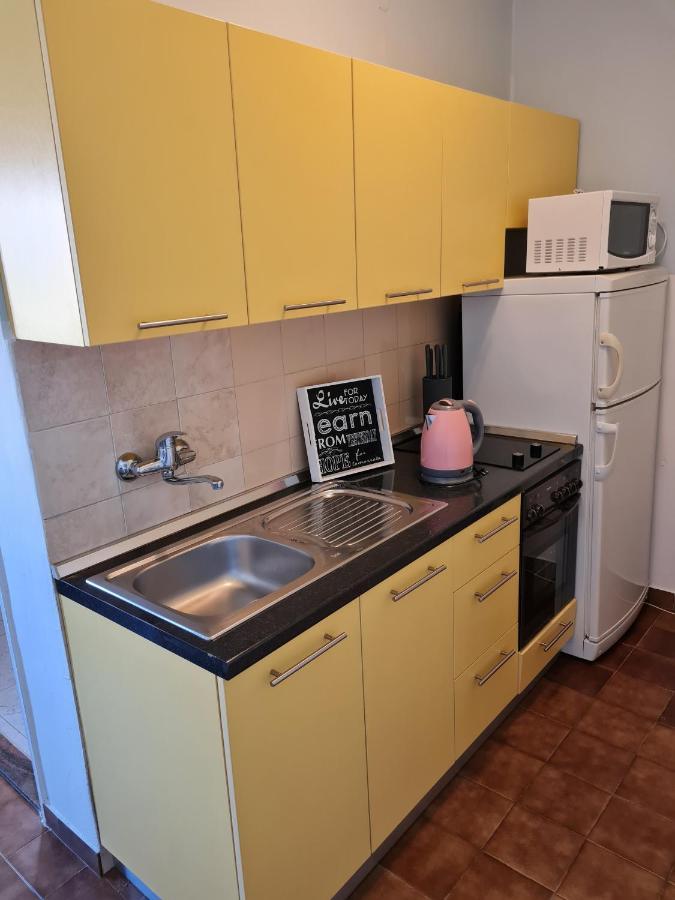 Apartments Dorotea Novalja Eksteriør bilde