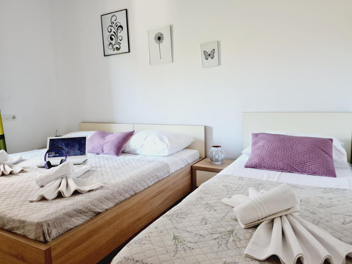 Apartments Dorotea Novalja Eksteriør bilde