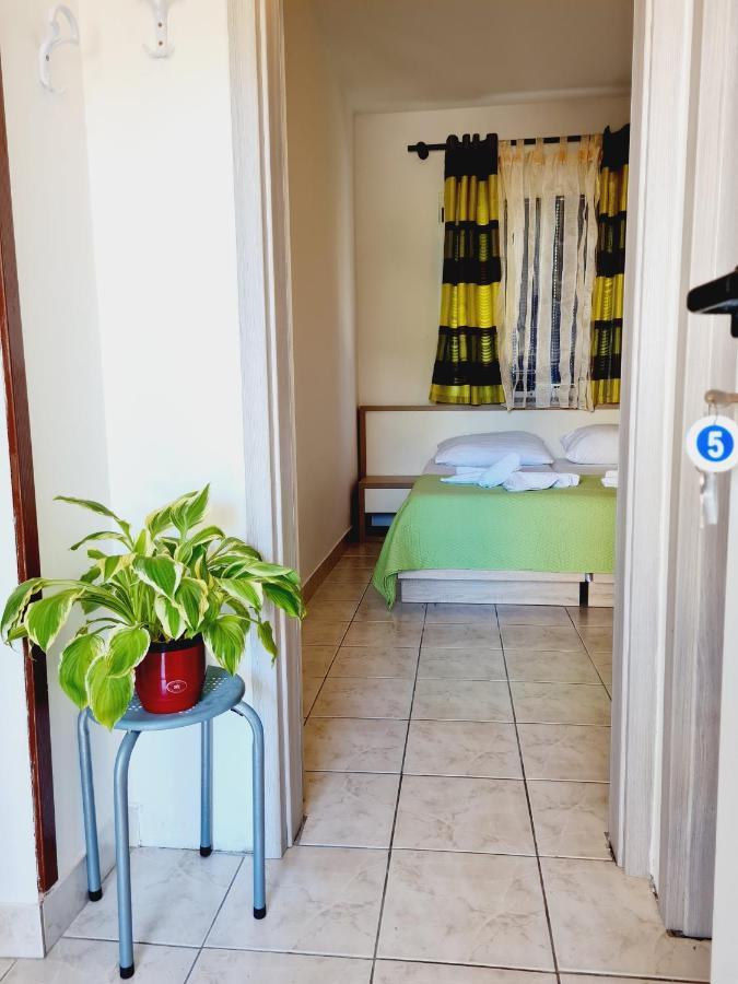Apartments Dorotea Novalja Eksteriør bilde