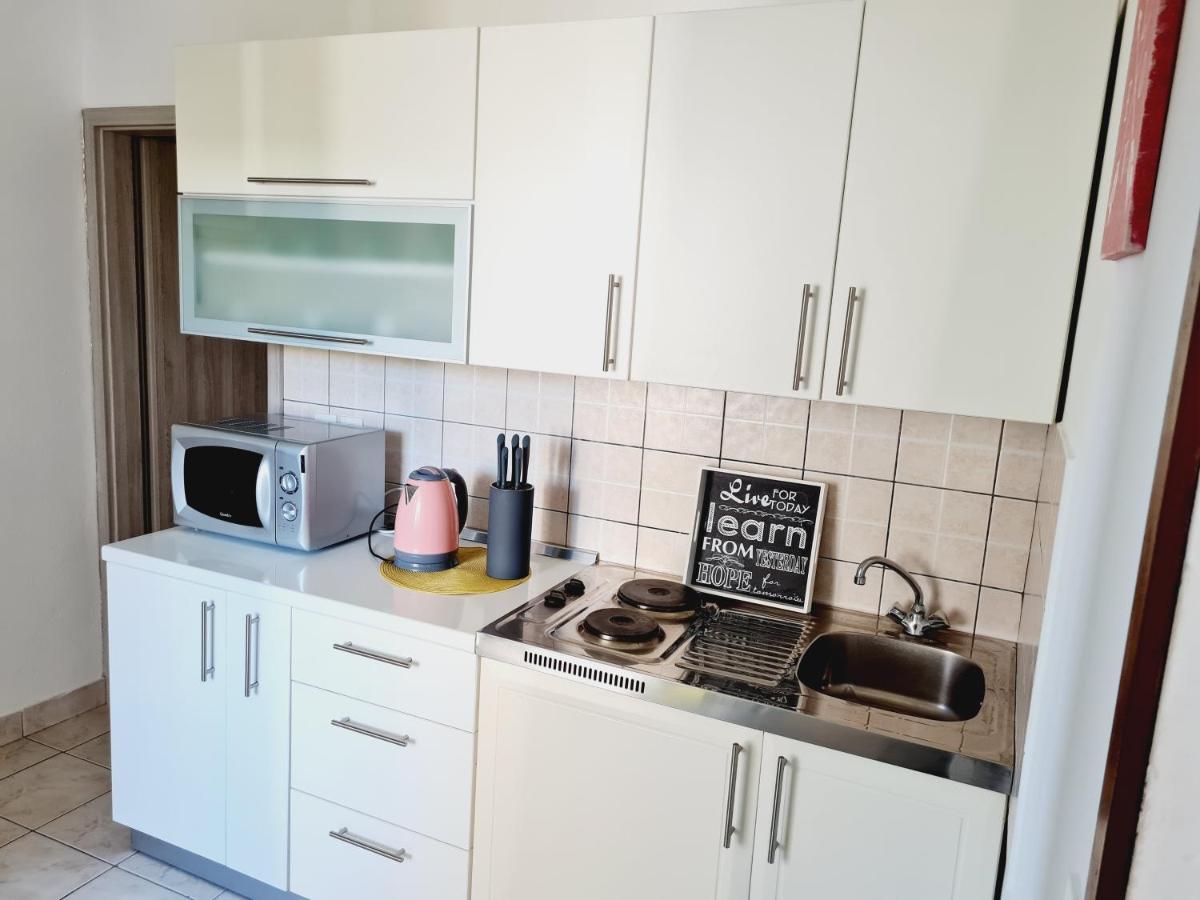 Apartments Dorotea Novalja Eksteriør bilde